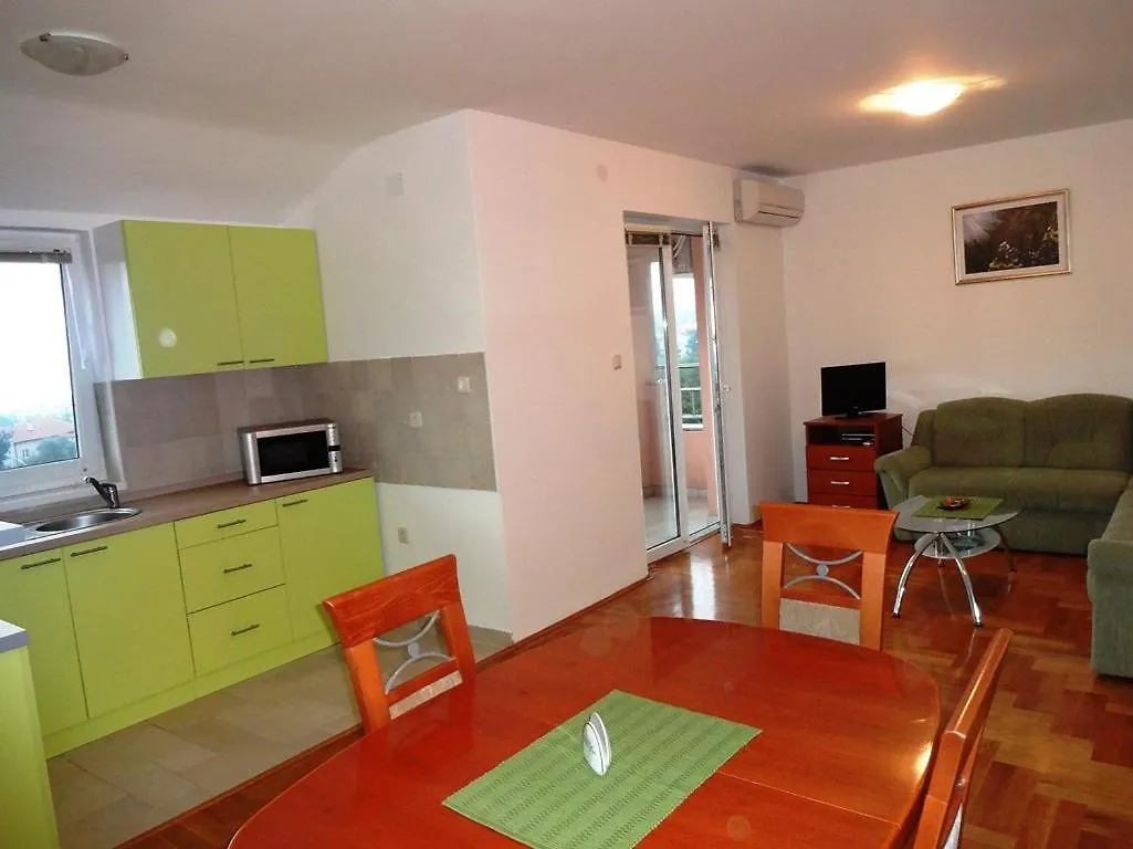 Apartment Malinska 22 0*,