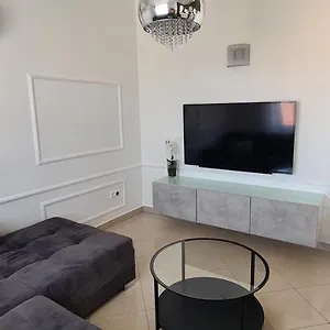  Apartment Moris