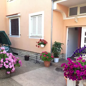  Apartment Dilja