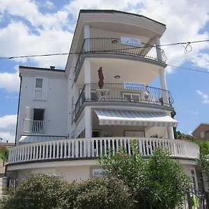 Antonia Apartmán
